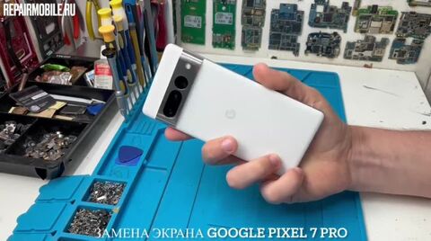 Кадр из видео: Замена экрана на Google Pixel 7 Pro