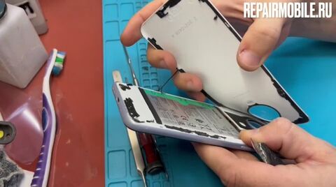 Кадр из видео: Ремонт и замена стекла на Nokia G10 G20 отдельно от дисплея