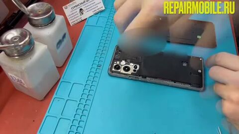 Кадр из видео: Ремонт и замена стекла на oneplus 9 pro