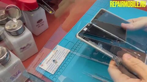 Кадр из видео: Ремонт Xiaomi MI Note 10 lite, mi note 10 pro замена стекла отдельно от дисплея
