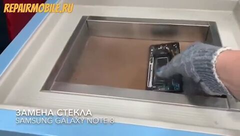 Кадр из видео: Замена стекла отдельно от дисплея на Samsung Galaxy Note 8 N950F