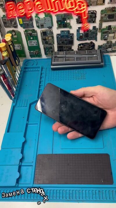 Кадр из видео: Как мы чиним Poco X6 Pro